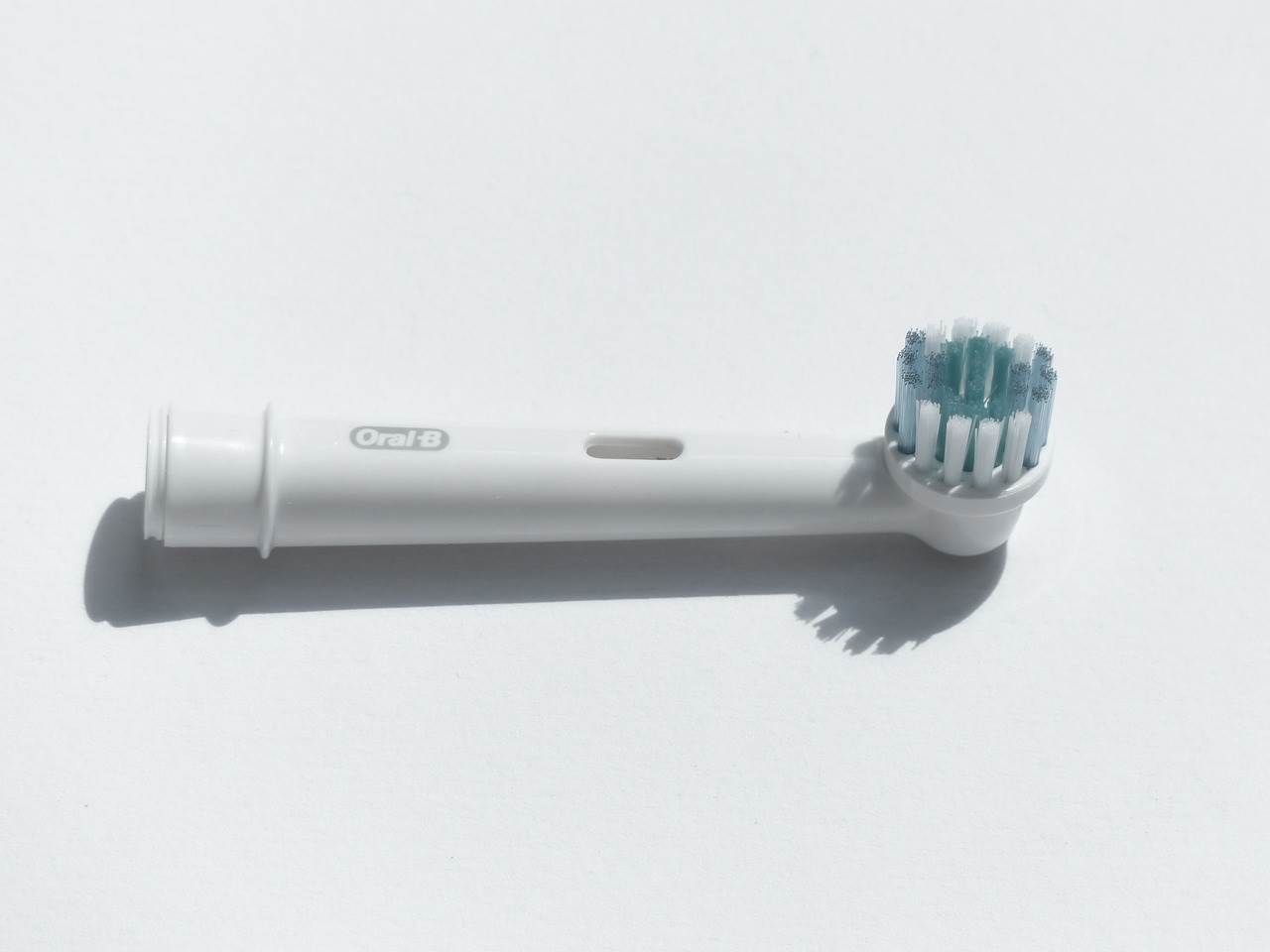 Toothbrush head